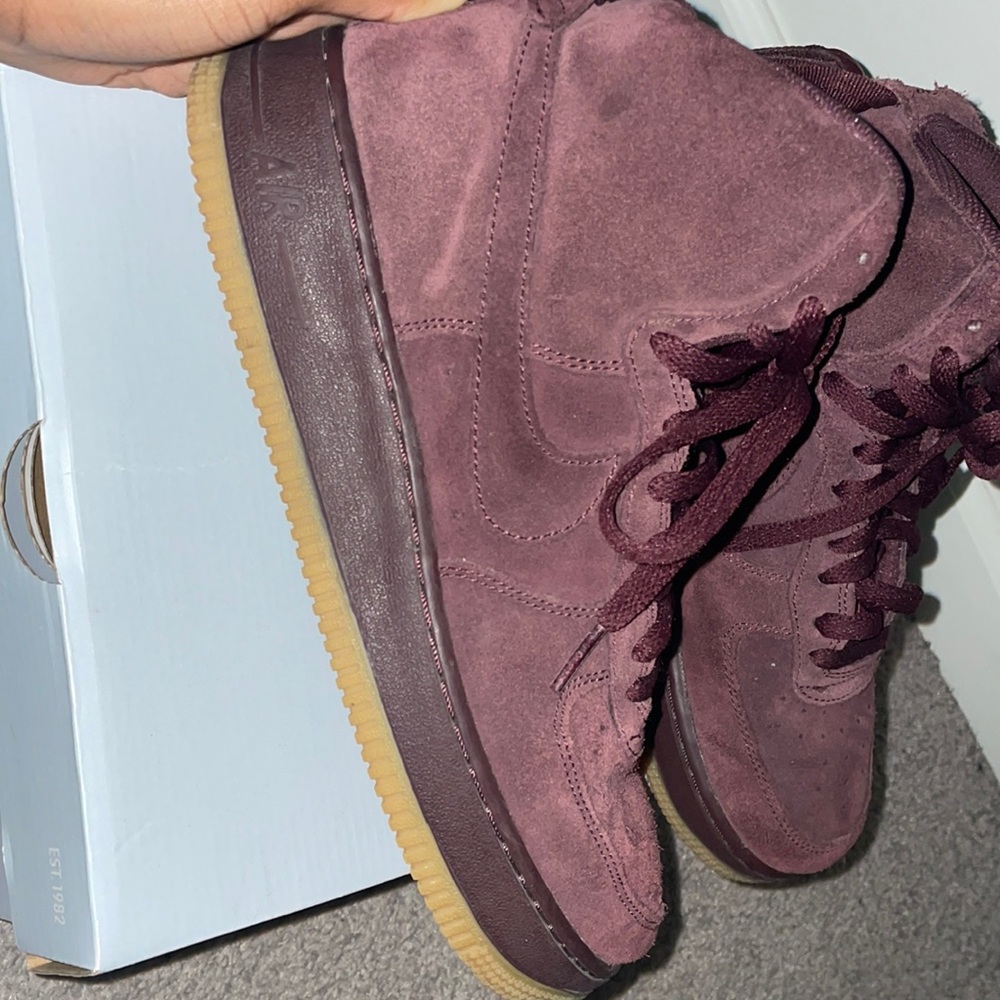 I am selling Nike high top burgundy 1’s - Picture 1 of 6